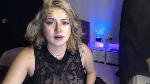 Snapshot of thatgirl2003 chatting on 4, 10, 2025   online show from 4, 10, 2025