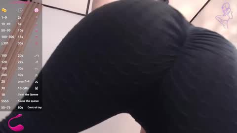 Snapshot of thayssa_ross chatting on 21, 11, 2025 THAYSSA ROSS online show from 21, 11, 2025