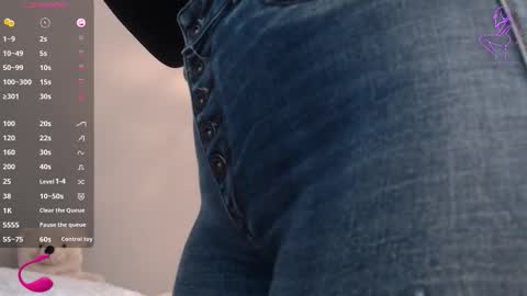 Snapshot of thayssa_ross chatting on 30, 11, 2025 THAYSSA ROSS online show from 30, 11, 2025