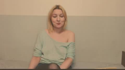 Snapshot of the_basic_instinctt chatting on 14, 5, 2026 Eva online show from 14, 5, 2026