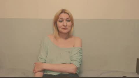 Snapshot of the_basic_instinctt chatting on 19, 5, 2026 Eva online show from 19, 5, 2026