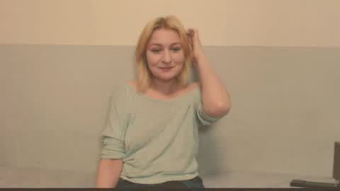 Snapshot of the_basic_instinctt chatting on 20, 5, 2026 Eva online show from 20, 5, 2026