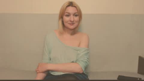 Snapshot of the_basic_instinctt chatting on 18, 6, 2026 Eva online show from 18, 6, 2026