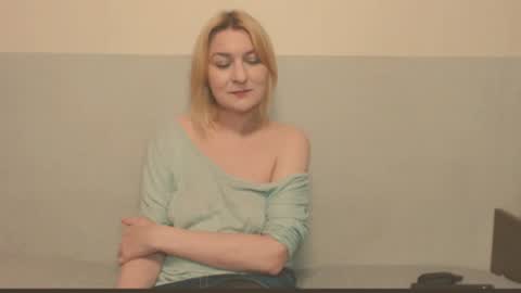 Snapshot of the_basic_instinctt chatting on 22, 6, 2026 Eva online show from 22, 6, 2026