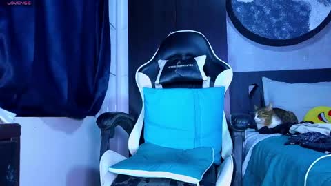 the dog lian online show from 8, 5, 2026
