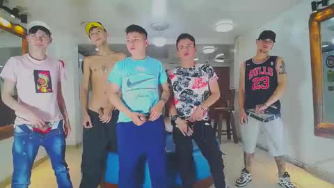 Snapshot of the_goodfellas chatting on 30, 12, 2024 the goodfellas online show from 30, 12, 2024