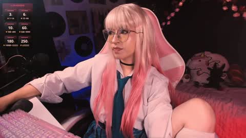 Snapshot of the_kitty_roxy chatting on 16, 12, 2024 ... ... online show from 16, 12, 2024