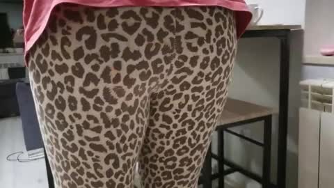 Stephan 34  Cassandra 25 online show from 18, 12, 2025