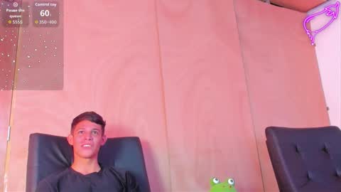 Snapshot of the_orgysex_blond chatting on 27, 9, 2025 the_orgysex_blond online show from 27, 9, 2025