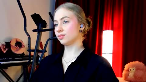 Snapshot of the_steel_magnolia_ chatting on 16, 10, 2025 Ally STREAMING ON TWITCH NOW Check my Twitter for updates online show from 16, 10, 2025