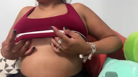 Snapshot of the_studying_milf chatting on 4, 11, 2025 The Studying Milf online show from 4, 11, 2025