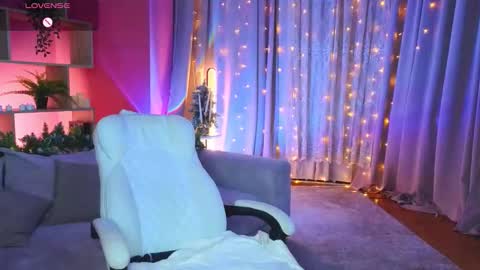 Snapshot of thebbylu chatting on 19, 12, 2025 Lucy online show from 19, 12, 2025