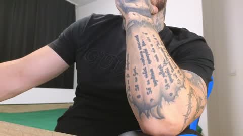 Snapshot of thebestmuscles chatting on 4, 12, 2024 John online show from 4, 12, 2024