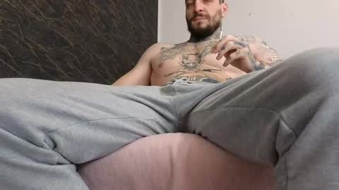 Snapshot of thebestmuscles chatting on 11, 2, 2025 John online show from 11, 2, 2025