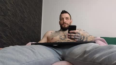 Snapshot of thebestmuscles chatting on 14, 2, 2025 John online show from 14, 2, 2025