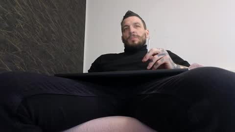 Snapshot of thebestmuscles chatting on 19, 2, 2025 John online show from 19, 2, 2025