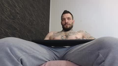 Snapshot of thebestmuscles chatting on 23, 2, 2025 John online show from 23, 2, 2025