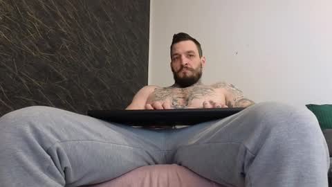 Snapshot of thebestmuscles chatting on 25, 2, 2025 John online show from 25, 2, 2025