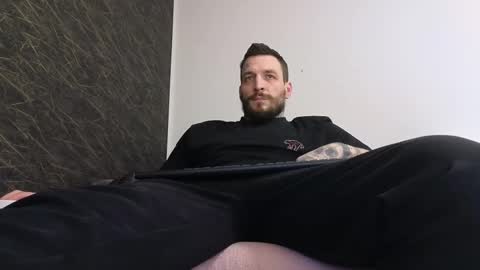 Snapshot of thebestmuscles chatting on 27, 2, 2025 John online show from 27, 2, 2025