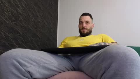 Snapshot of thebestmuscles chatting on 8, 3, 2025 John online show from 8, 3, 2025