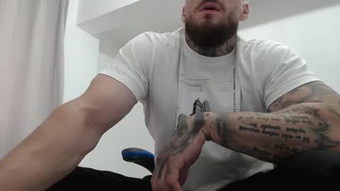 Snapshot of thebestmuscles chatting on 13, 9, 2025 John online show from 13, 9, 2025