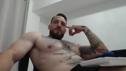 Snapshot of thebestmuscles chatting on 17, 9, 2025 John online show from 17, 9, 2025