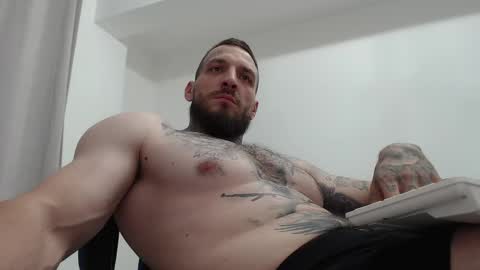 Snapshot of thebestmuscles chatting on 6, 10, 2025 John online show from 6, 10, 2025