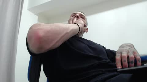 Snapshot of thebestmuscles chatting on 28, 4, 2026 John online show from 28, 4, 2026