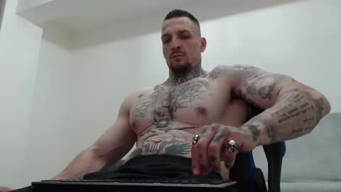 Snapshot of thebestmuscles chatting on 19, 5, 2026 John online show from 19, 5, 2026