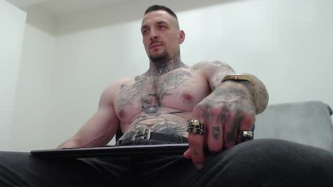 Snapshot of thebestmuscles chatting on 26, 5, 2026 John online show from 26, 5, 2026