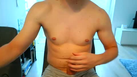 thecuteguy144949 online show from 17, 7, 2026
