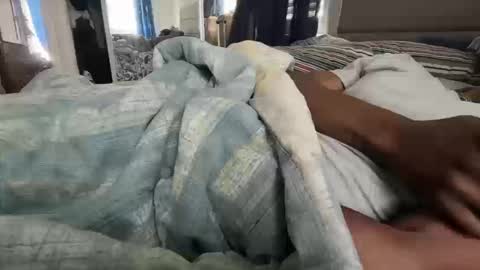 Snapshot of theeshooterr chatting on 14, 10, 2025 theeshooterr online show from 14, 10, 2025