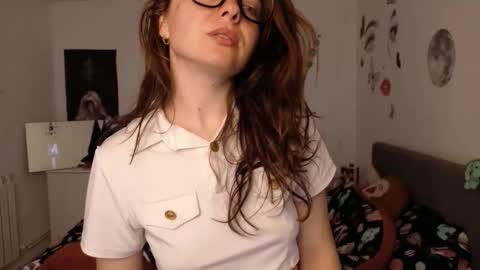 Snapshot of thefarmergirl chatting on 2, 5, 2026 TheFarmergirl online show from 2, 5, 2026