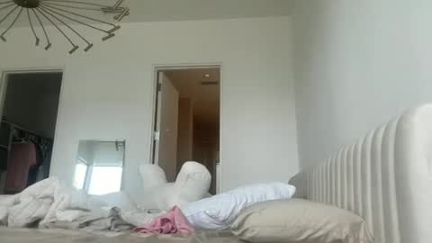 Alyssa Rhoades online show from 18, 7, 2026