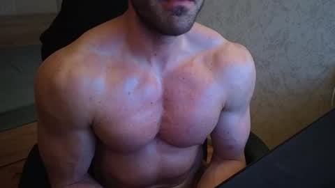 Snapshot of thefitgiant chatting on 3, 3, 2025 Vince online show from 3, 3, 2025