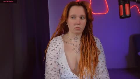 Snapshot of thefullredmoon chatting on 7, 4, 2026 Moon online show from 7, 4, 2026