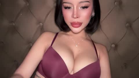 Elle  dont forget to folloW me and thumbs up online show from 9, 3, 2026