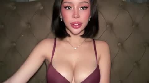 Elle  dont forget to folloW me and thumbs up online show from 9, 5, 2026