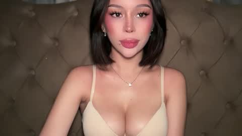 Elle  dont forget to folloW me and thumbs up online show from 10, 5, 2026