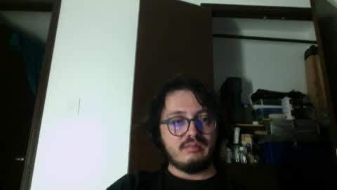 Snapshot of theguitarmistery chatting on 14, 5, 2026 theguitarmistery online show from 14, 5, 2026
