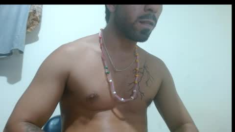 Snapshot of thehousedog chatting on 15, 4, 2026 thehousedog online show from 15, 4, 2026