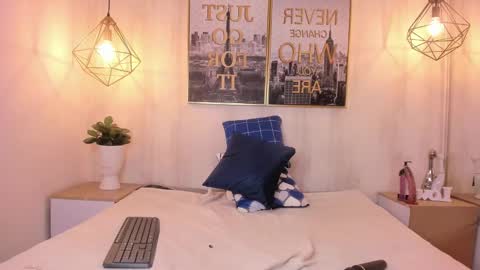 Snapshot of theia_moon_ chatting on 5, 12, 2024 Theia online show from 5, 12, 2024