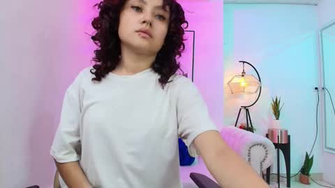 Snapshot of theia_moon_ chatting on 22, 12, 2024 Theia online show from 22, 12, 2024