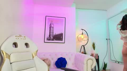 Snapshot of theia_moon_ chatting on 23, 12, 2024 Theia online show from 23, 12, 2024