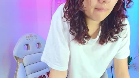 Snapshot of theia_moon_ chatting on 6, 1, 2025 Theia online show from 6, 1, 2025