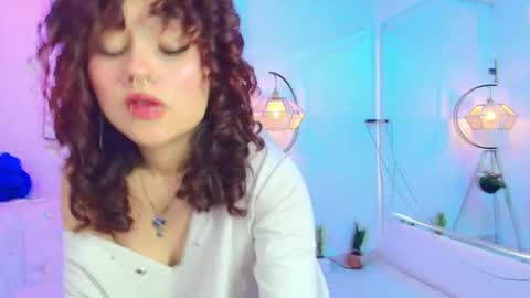 Snapshot of theia_moon_ chatting on 11, 1, 2025 Theia online show from 11, 1, 2025