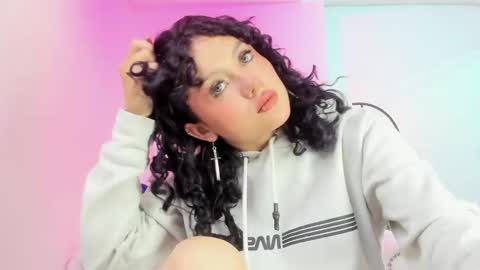 Snapshot of theia_moon_ chatting on 30, 1, 2025 Theia online show from 30, 1, 2025