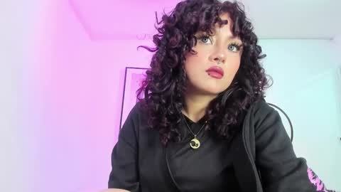 Snapshot of theia_moon_ chatting on 19, 2, 2025 Theia online show from 19, 2, 2025