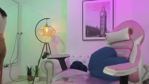 Snapshot of theia_moon_ chatting on 22, 2, 2025 Theia online show from 22, 2, 2025