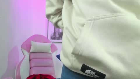 Snapshot of theia_moon_ chatting on 24, 2, 2025 Theia online show from 24, 2, 2025